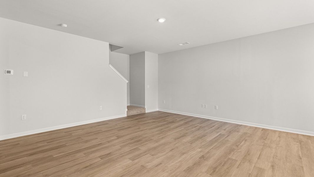 Spacious, unfurnished interior of a new home in Rolling Meadows, Jasper (Image 19).