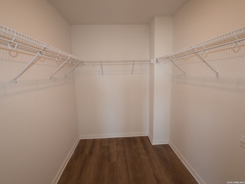 Spacious, unfurnished interior of a new home in Hunters Ranch, San Antonio (Image 22).