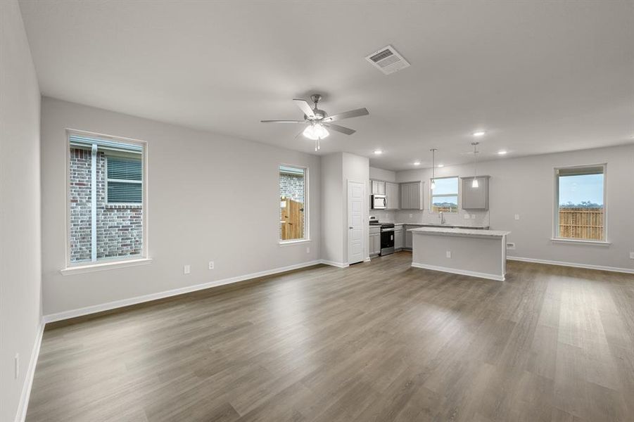 3121 Areca- Living Room