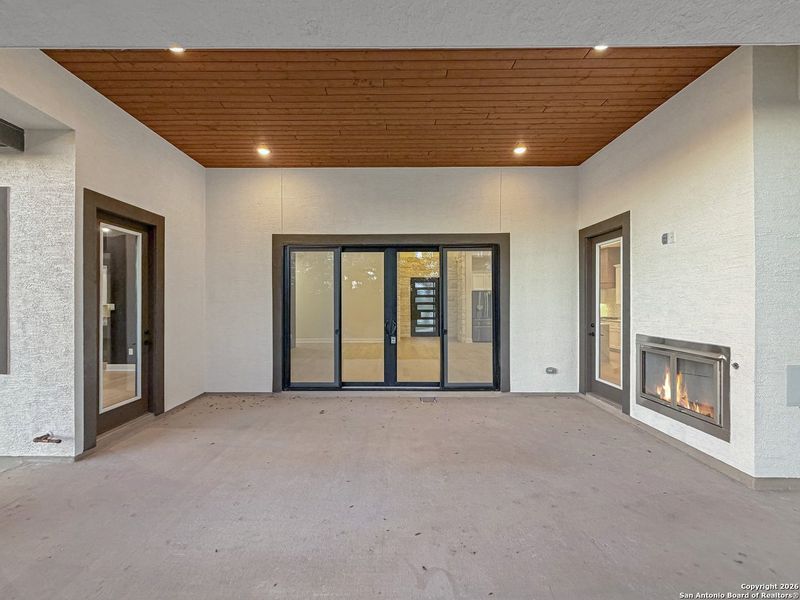 Exterior details and patio area of a home in , Bulverde (Image 33).