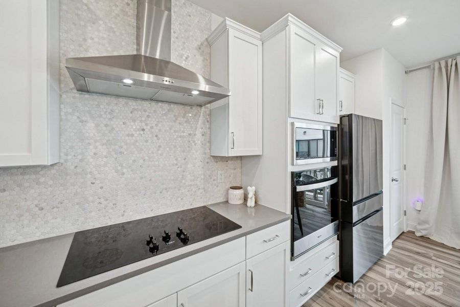 Custom Tile and Vented Hood Custom Tile and Vented Hood