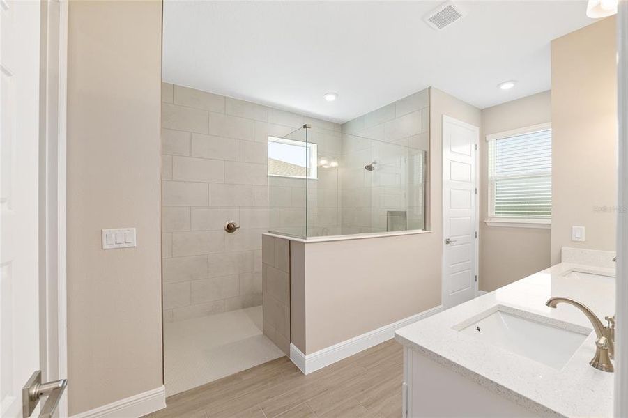 Furnished interior view inside a new home in , Ocala (Image 9).