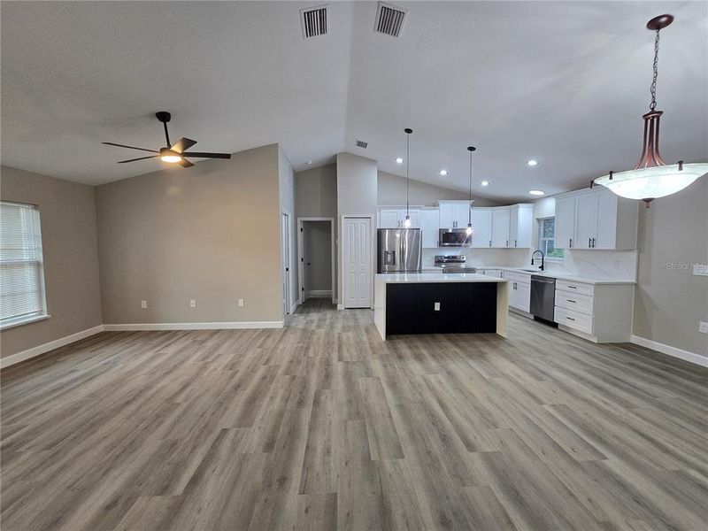 Spacious, unfurnished interior of a new home in , Ocala (Image 38).