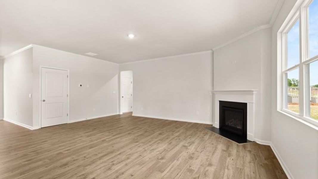 Spacious, unfurnished interior of a new home in Falcon Landing, Gainesville (Image 24).