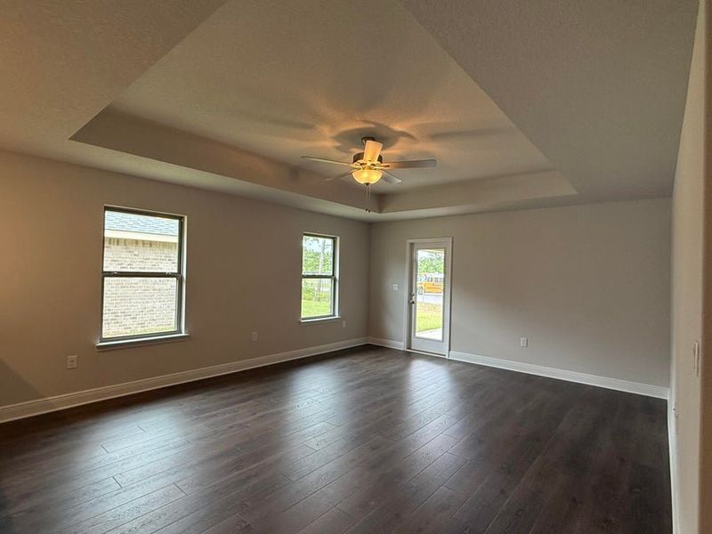 Spacious, unfurnished interior of a new home in Ridgeway Landing, Crestview (Image 7).