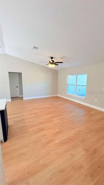Spacious, unfurnished interior of a new home in , Ocklawaha (Image 21).
