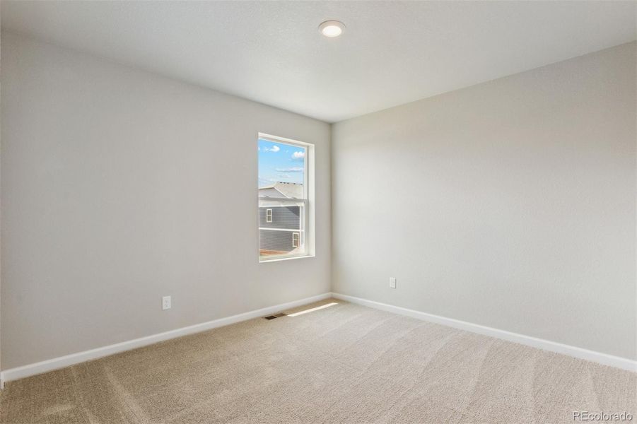 Spacious, unfurnished interior of a new home in , Severance (Image 13).
