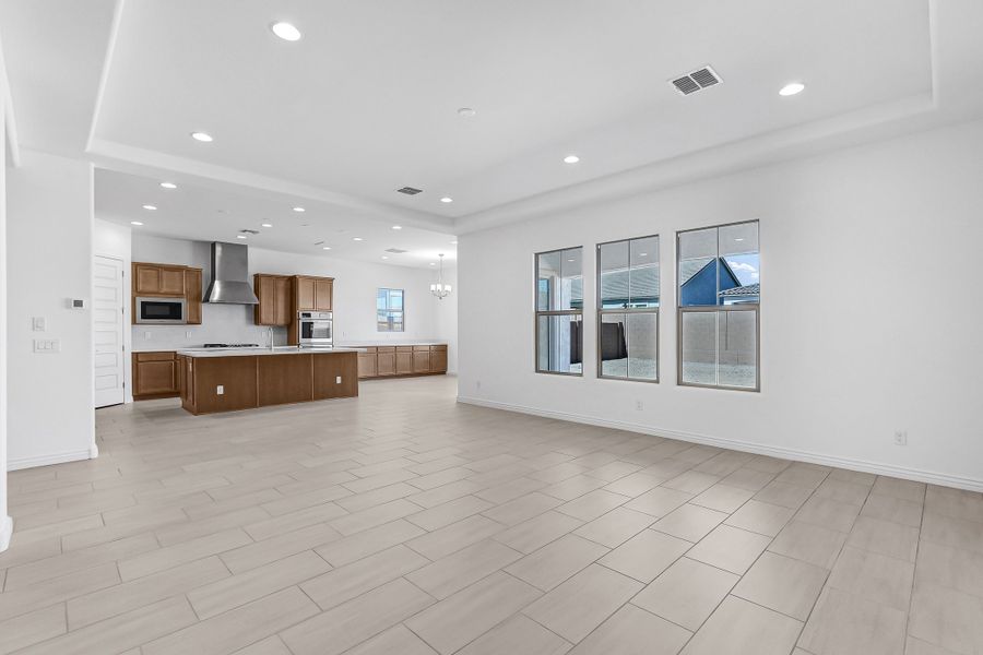 Spacious, unfurnished interior of a new home in Aloravita South, Peoria (Image 27).
