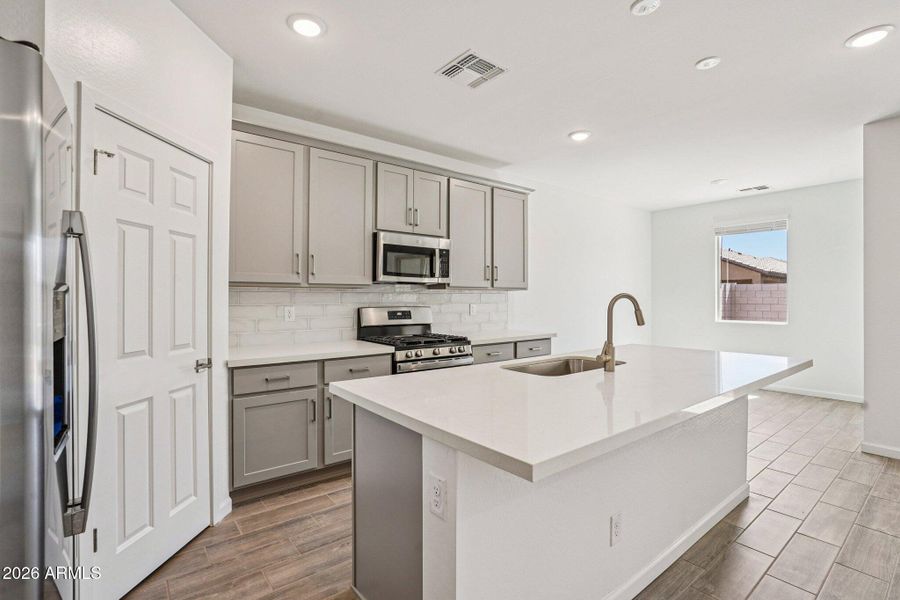 8-web-or-mls-W Kenner Dr-S2703-008 8-web-or-mls-W Kenner Dr-S2703-008