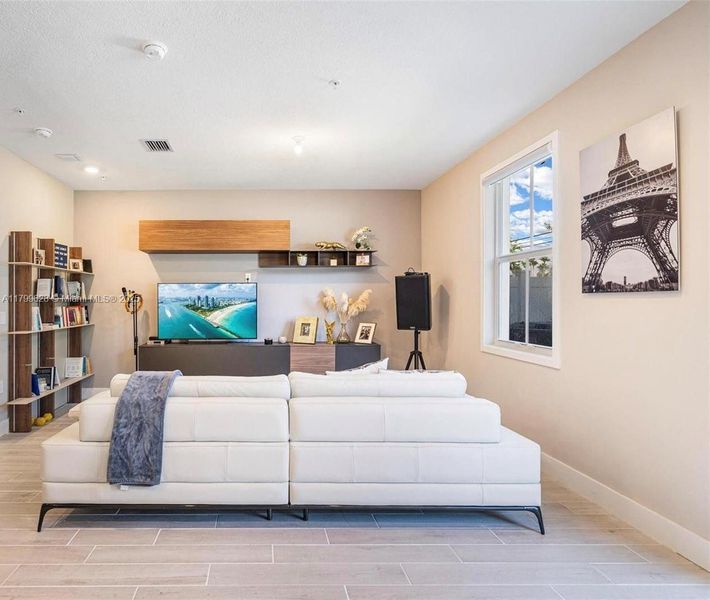 Furnished interior view inside a new home in , Pembroke Pines (Image 4).