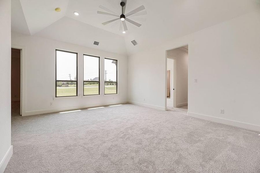 Spacious, unfurnished interior of a new home in King's Crossing - Phase 3, Parker (Image 20).