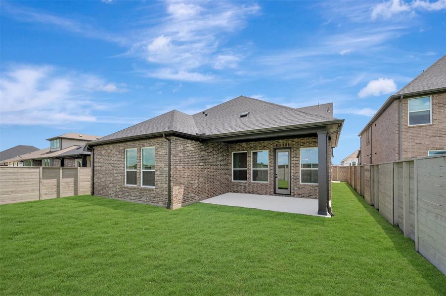 Exterior details and patio area of a home in , League City (Image 20).