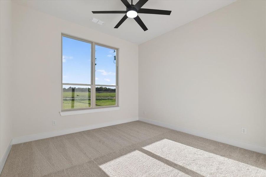 Spacious, unfurnished interior of a new home in , Celeste (Image 24).