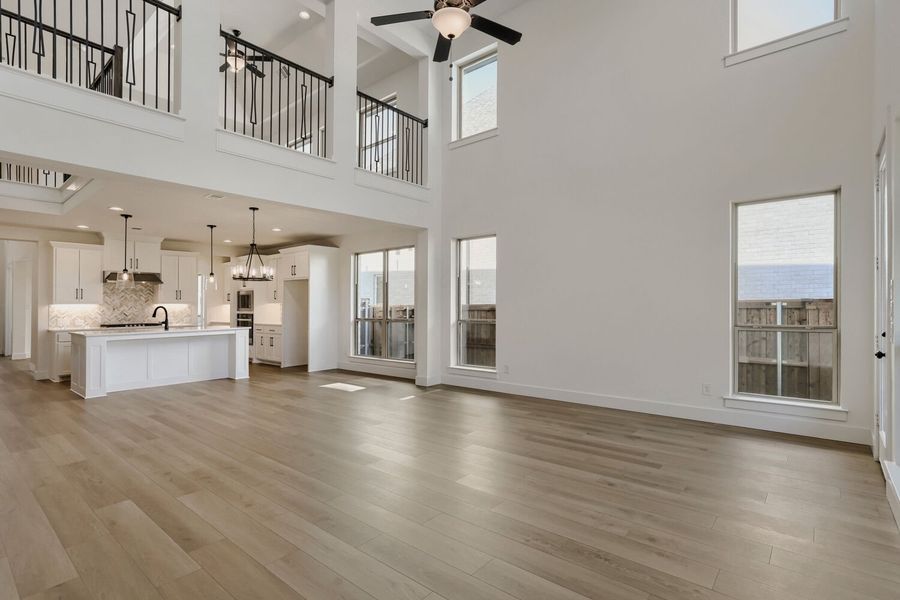 4308 Double Diamond - Living Area