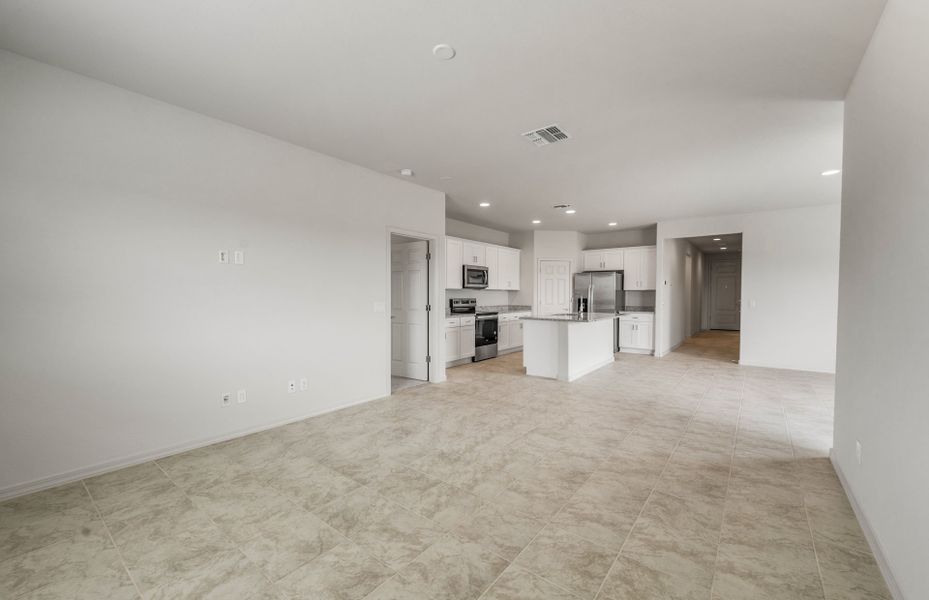 Spacious, unfurnished interior of a new home in Hayden Estates, Buckeye (Image 18). Spacious, unfurnished interior of a new home in Hayden Estates, Buckeye (Image 18).