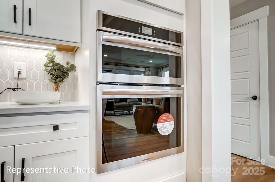 Image 23 of a home in Robinson Oaks.