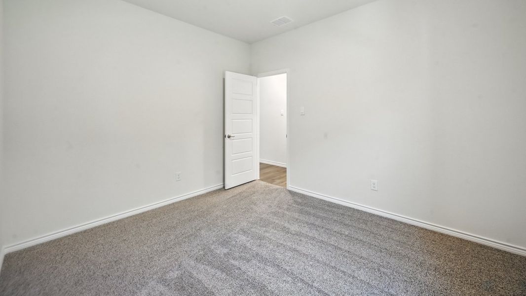 Spacious, unfurnished interior of a new home in Lilybrooke at Legacy Hills, Celina (Image 15).