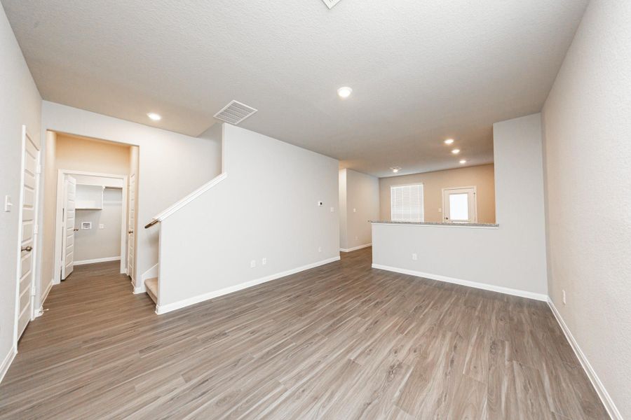 Spacious, unfurnished interior of a new home in Townsend Reserve, Splendora (Image 9).