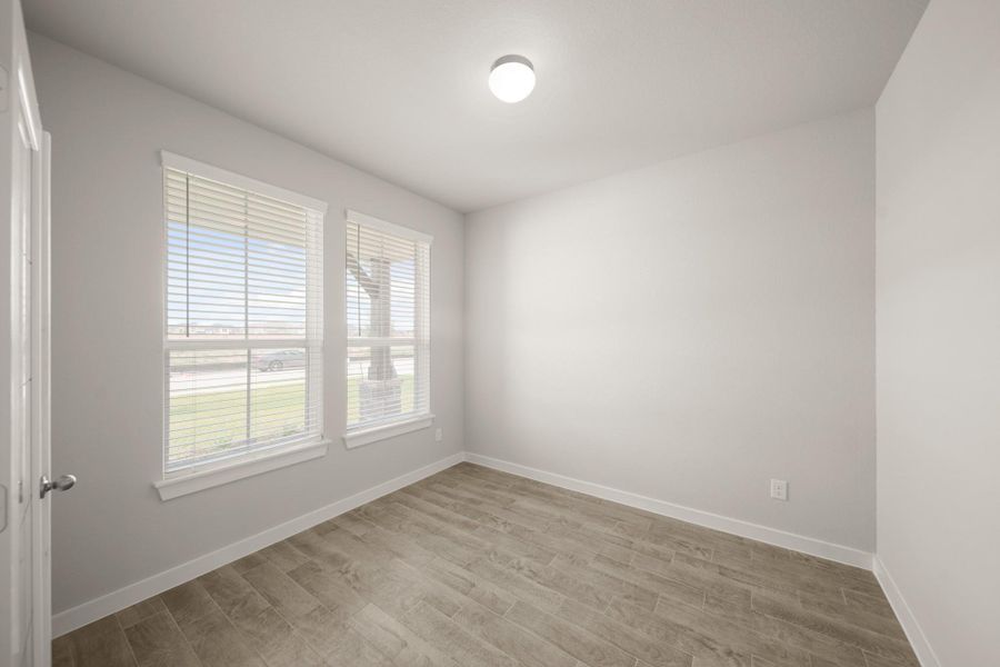 Spacious, unfurnished interior of a new home in Morton Creek Ranch, Katy (Image 20).