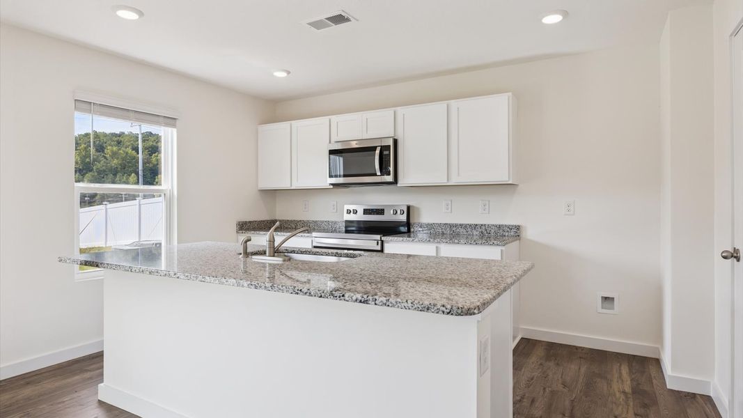 Furnished interior view inside a new home in Emory Creek, Harriman (Image 4).