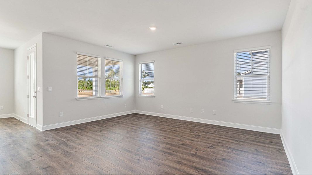Representative unfurnished interior of a home built from the Covington by D.R. Horton in Eden Springs, Longs (Image 12).