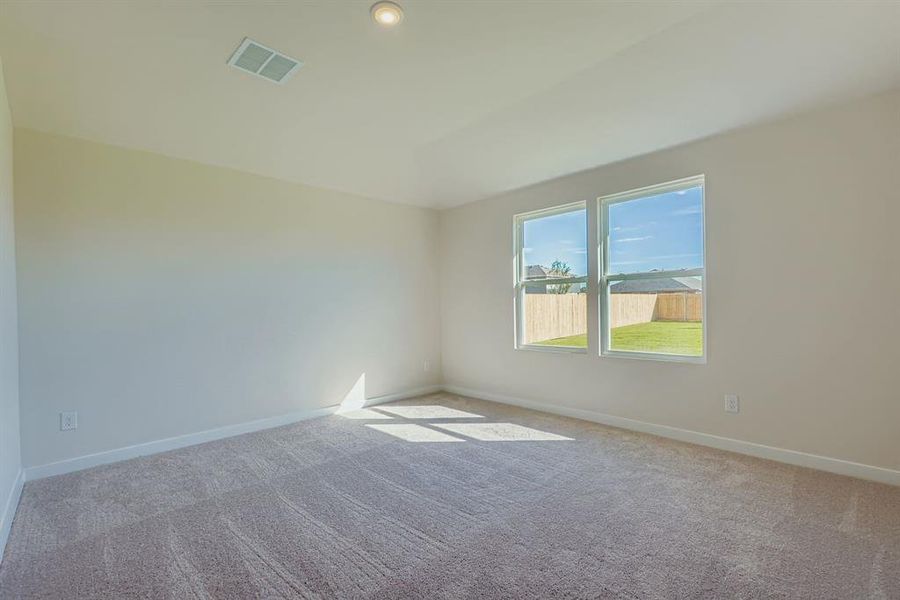 Spacious, unfurnished interior of a new home in Middlefield Village, Dallas (Image 13).