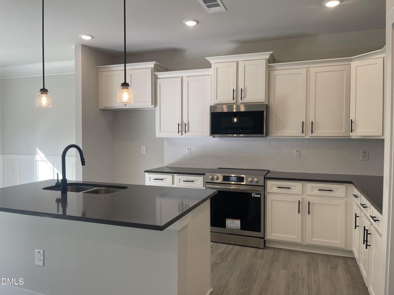 3956ADBF-1680-41FA-8D1A-462CD2B4C0EF