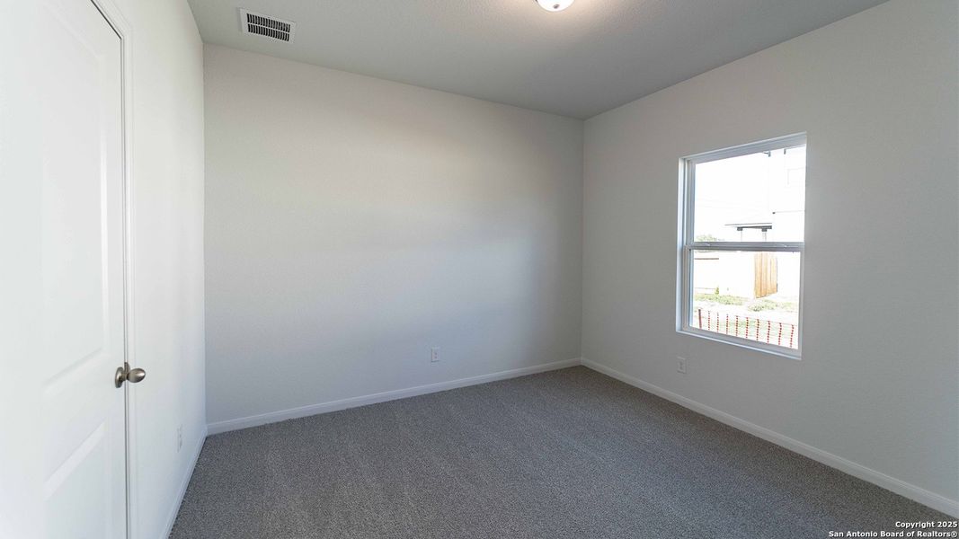 Spacious, unfurnished interior of a new home in Katzer Ranch, Converse (Image 9).