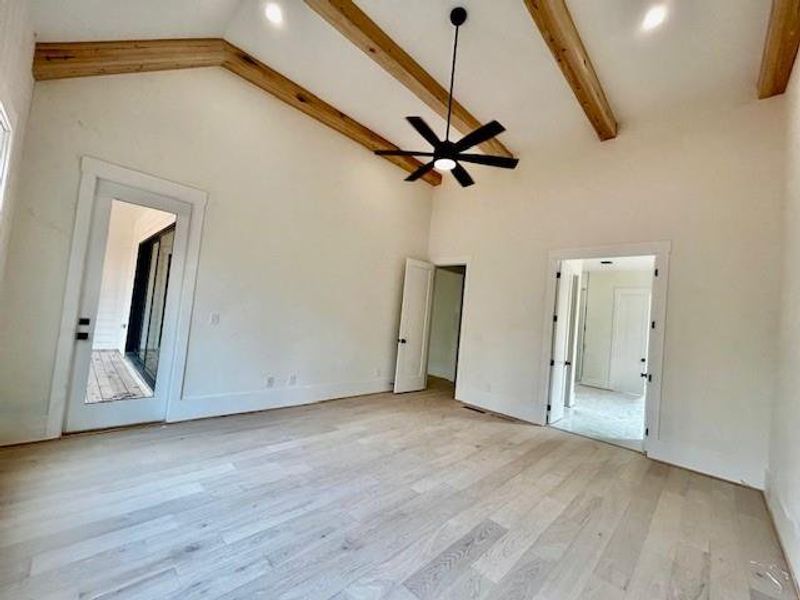 Spacious, unfurnished interior of a new home in , Jefferson (Image 11).