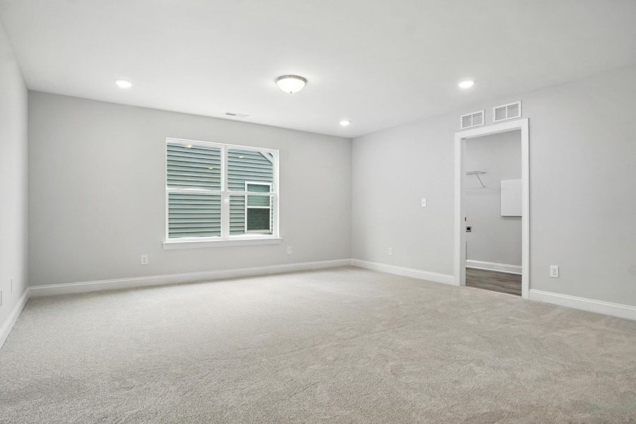 Spacious, unfurnished interior of a new home in Hampton Woods, Charlotte (Image 29). Spacious, unfurnished interior of a new home in Hampton Woods, Charlotte (Image 29).