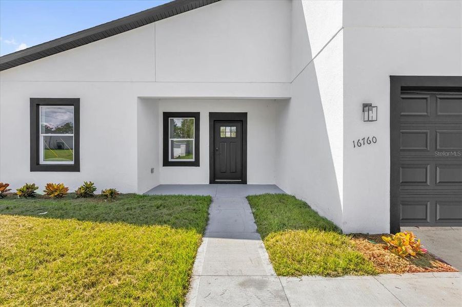 Exterior details and patio area of a home in , Ocala (Image 4). Exterior details and patio area of a home in , Ocala (Image 4).