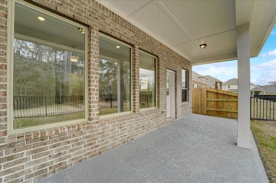 The Artesian - Covered Porch