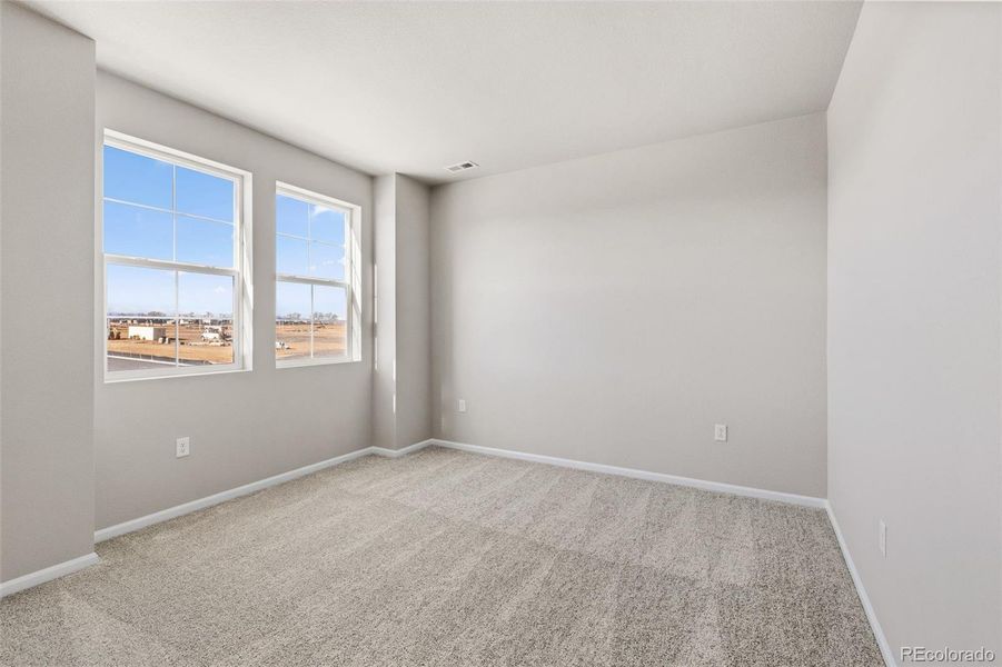 Spacious, unfurnished interior of a new home in Talon Pointe, Thornton (Image 25).