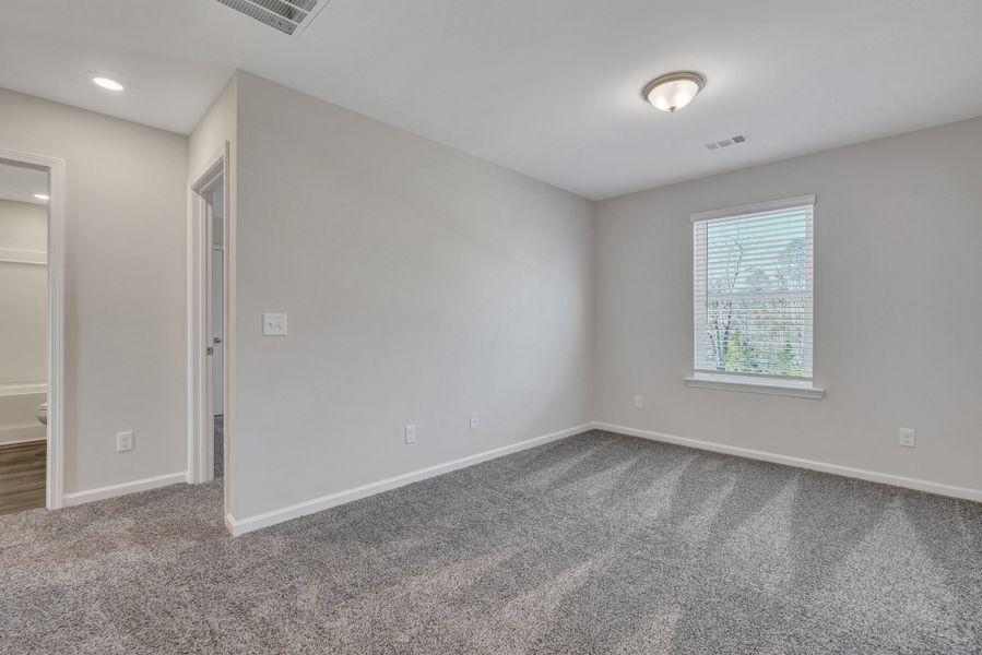 Spacious, unfurnished interior of a new home in Savannah Highlands, Savannah (Image 25).