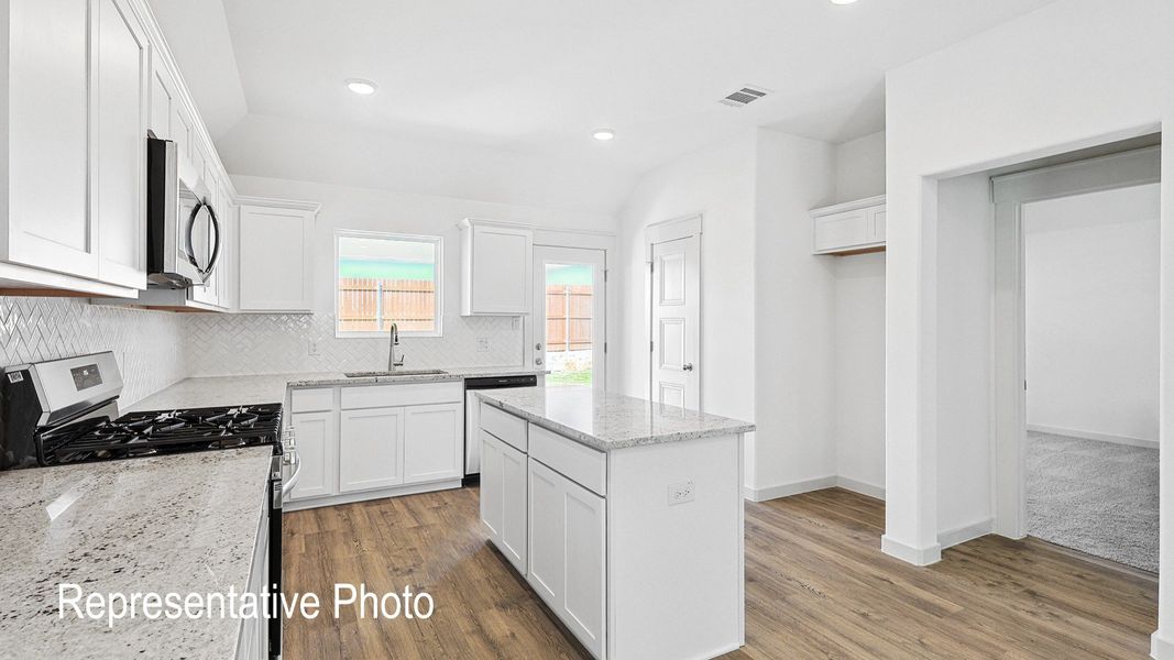 Furnished interior view inside a new home in Walden Pond, Forney (Image 4).