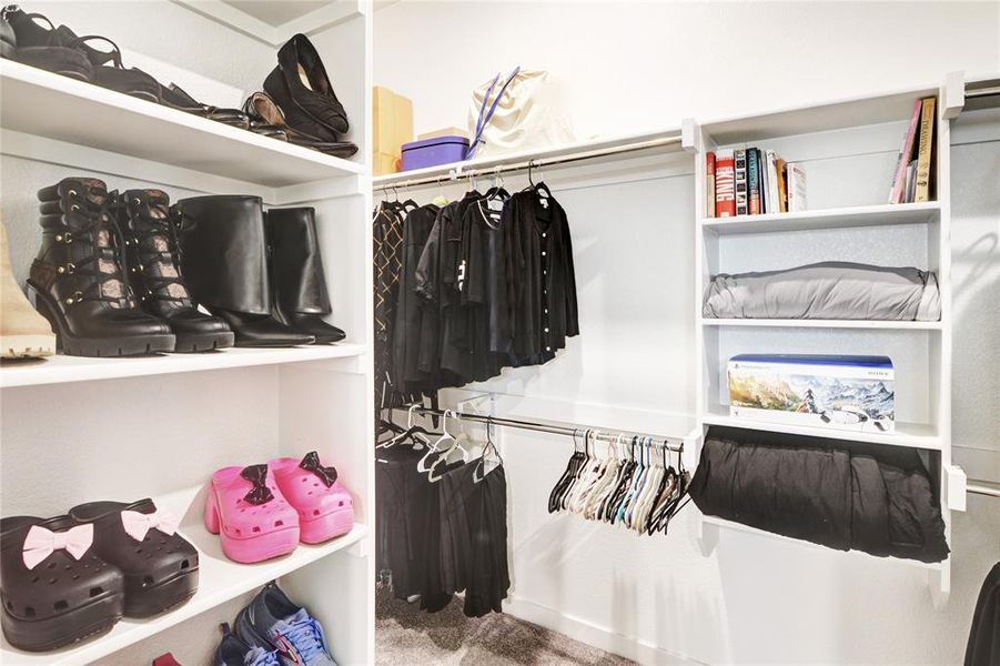 MASTER SUITE WALK-IN CLOSET