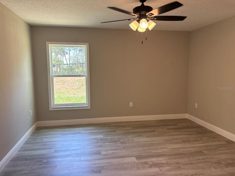 Spacious, unfurnished interior of a new home in , Dunnellon (Image 13).