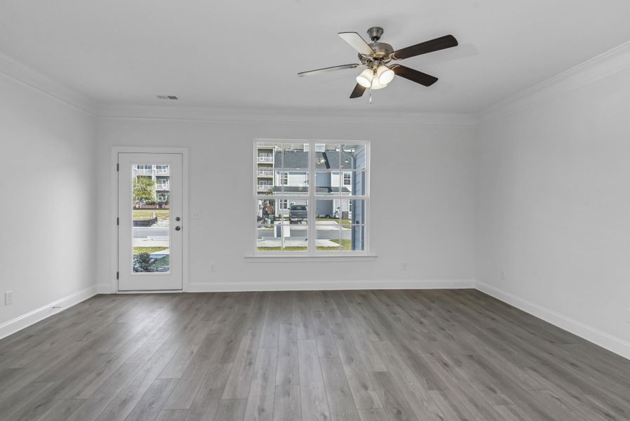 Spacious, unfurnished interior of a new home in Lake Carolina Townhomes, Columbia (Image 27).