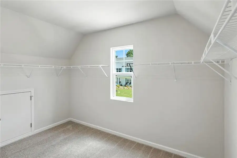 Spacious, unfurnished interior of a new home in Hampton Ridge, Jefferson (Image 15).
