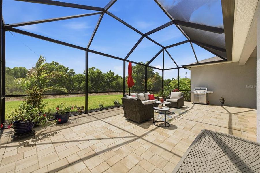 Exterior details and patio area of a home in Solera at Lakewood Ranch, Bradenton (Image 26).