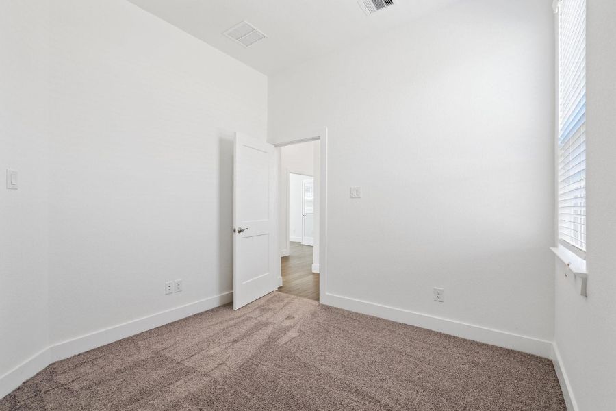 Spacious, unfurnished interior of a new home in Emory Glen, Magnolia (Image 26).