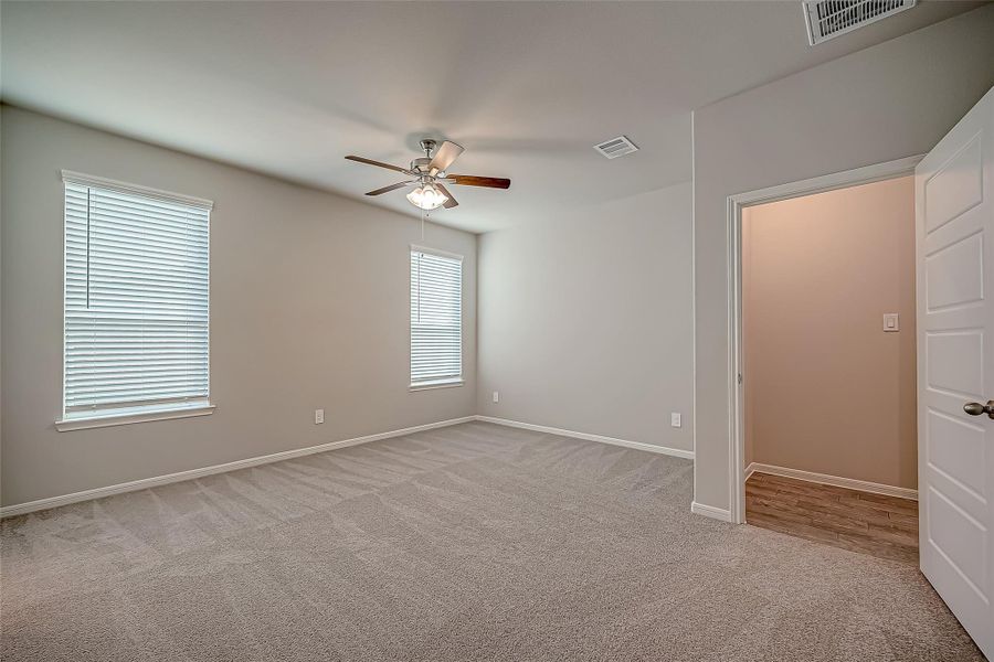 Spacious, unfurnished interior of a new home in Lago Mar, Texas City (Image 22). Spacious, unfurnished interior of a new home in Lago Mar, Texas City (Image 22).