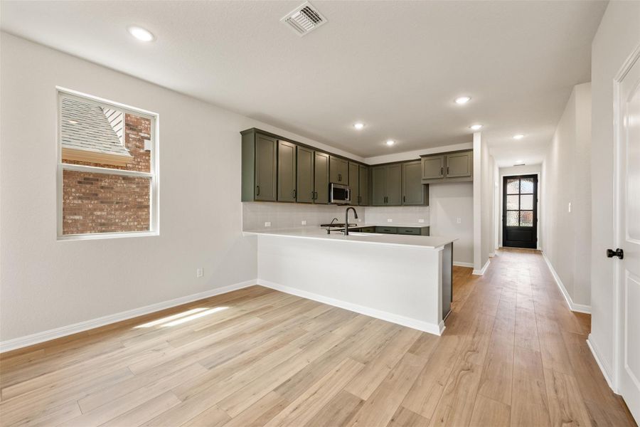 Representative images and renderings are for illustrative purposes. Actual structural options and design finishes of home may vary. Representative images and renderings are for illustrative purposes. Actual structural options and design finishes of home may vary.