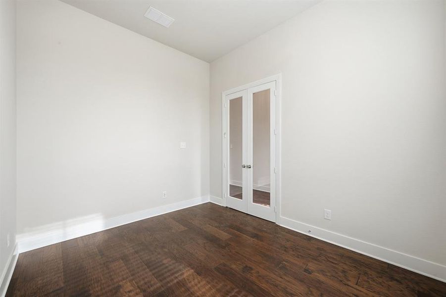 Spacious, unfurnished interior of a new home in Canyon Creek Estates, Sherman (Image 19).