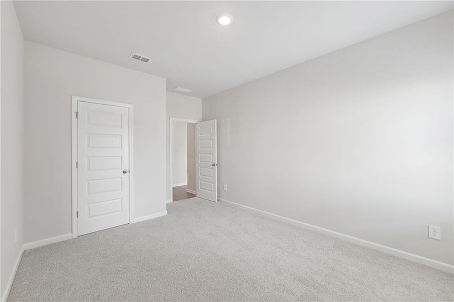 Spacious, unfurnished interior of a new home in Martin Springs - Estate Series, Lawrenceville (Image 45).