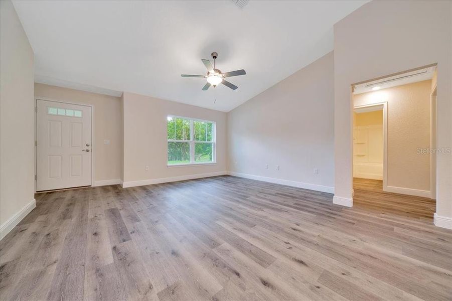 Spacious, unfurnished interior of a new home in , Ocala (Image 37).