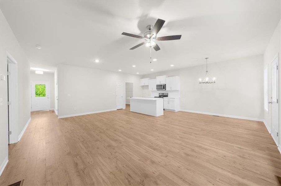 Spacious, unfurnished interior of a new home in , Gainesville (Image 26).