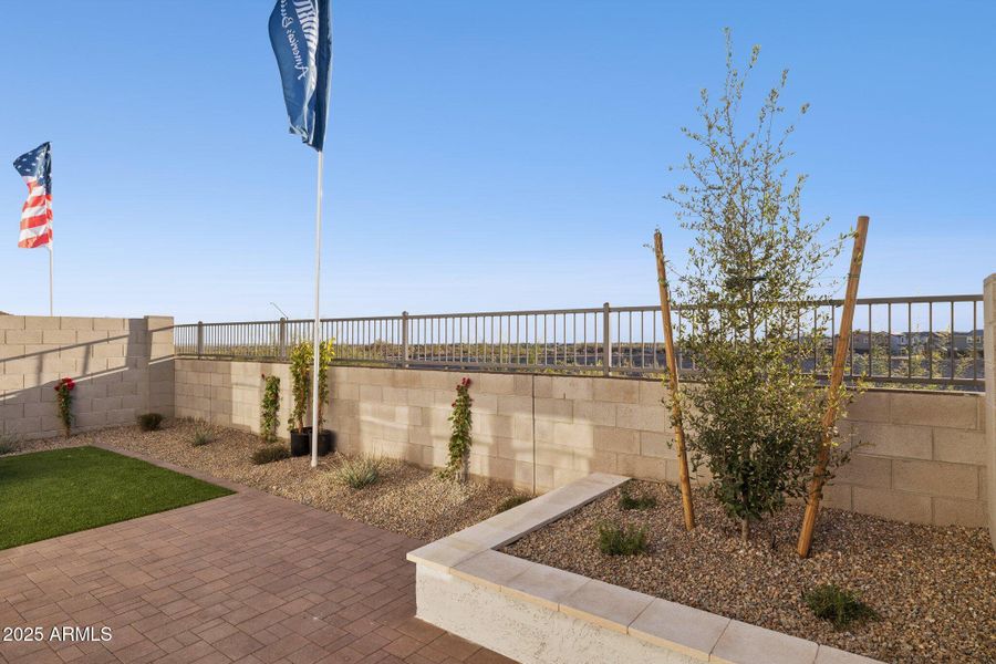 Eclipse Model - Backyard