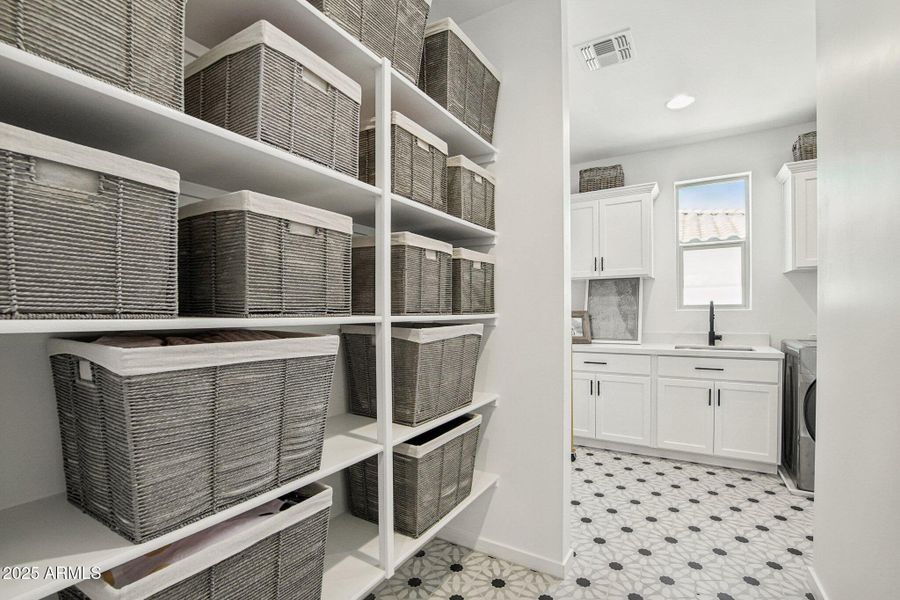 24-web-or-mls-E Waller Ln-S2611-024