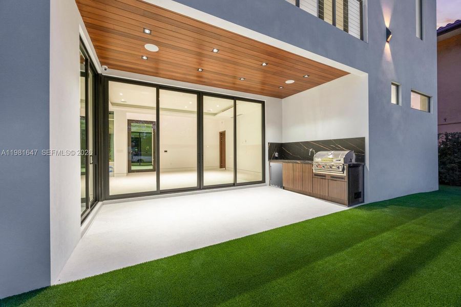 Exterior details and patio area of a home in , Miami (Image 36).
